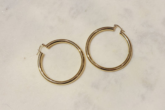 Elegant, everyday wear 18k gold-filled hoop earrings.