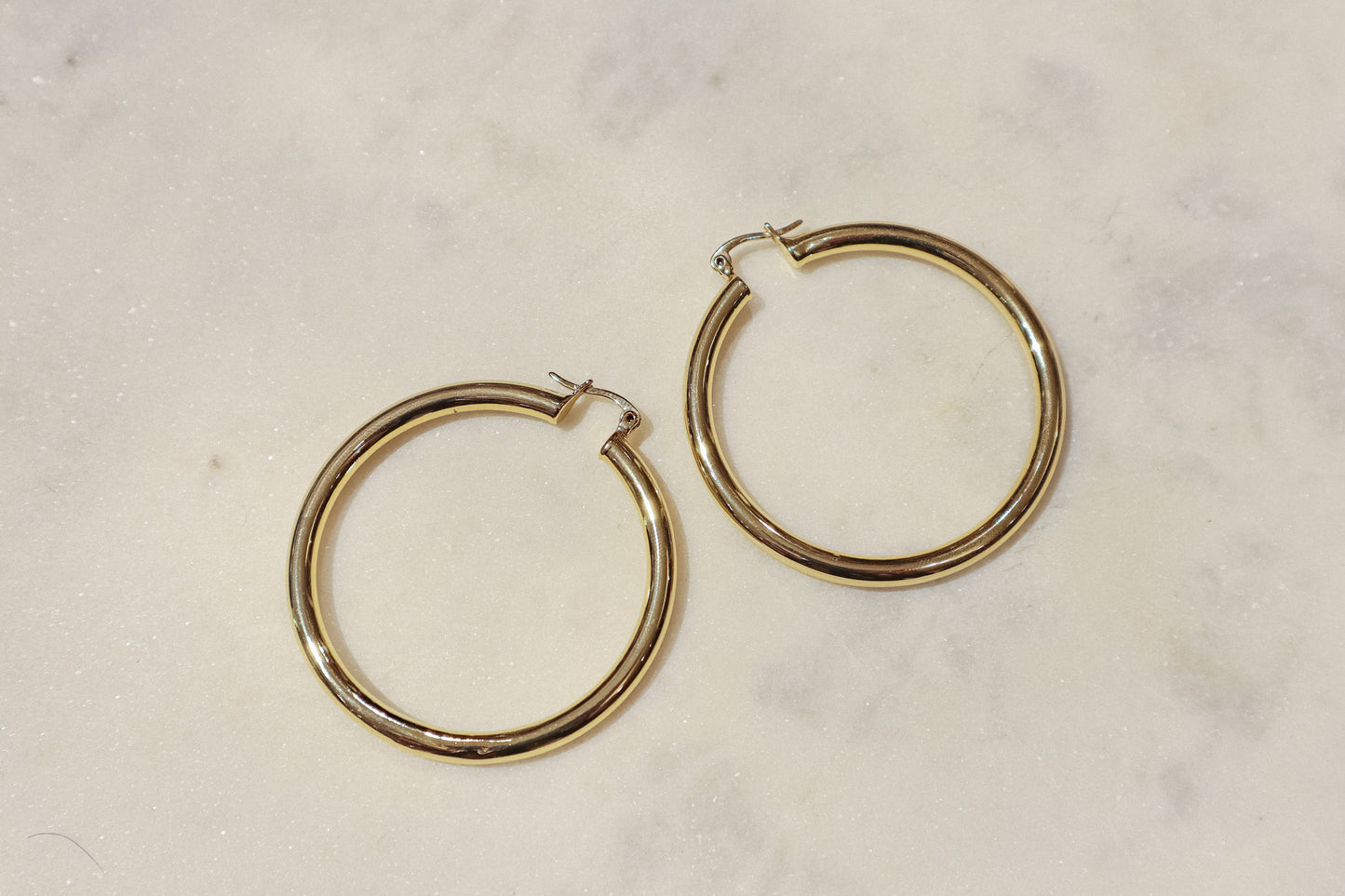 Elegant, everyday wear 18k gold-filled hoop earrings.
