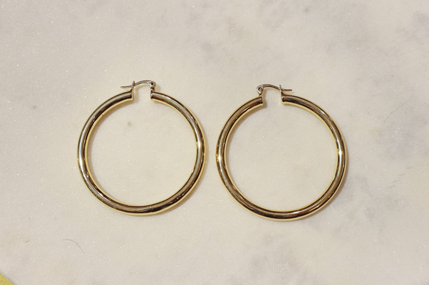 Elegant, everyday wear 18k gold-filled hoop earrings.